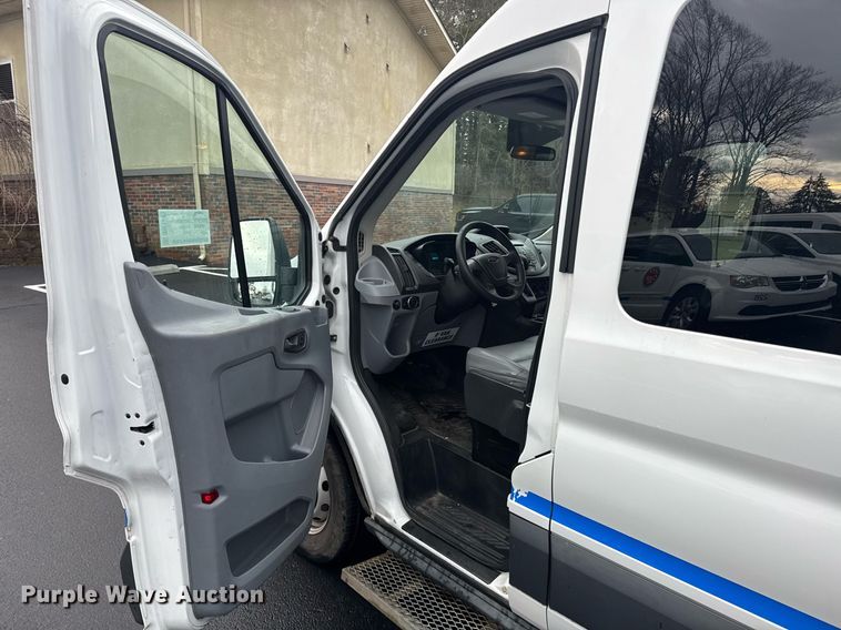 image for item DW1805 2015 Ford Transit 150 van