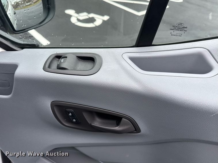 image for item DW1805 2015 Ford Transit 150 van