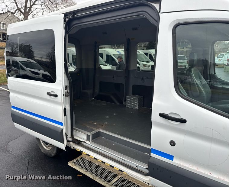 image for item DW1805 2015 Ford Transit 150 van