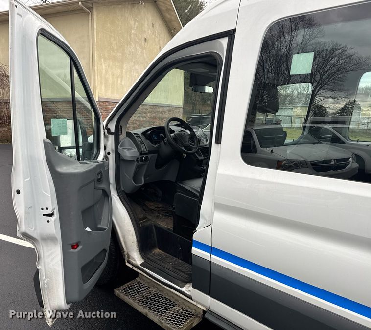 image for item DW1806 2017 Ford Transit 150 van