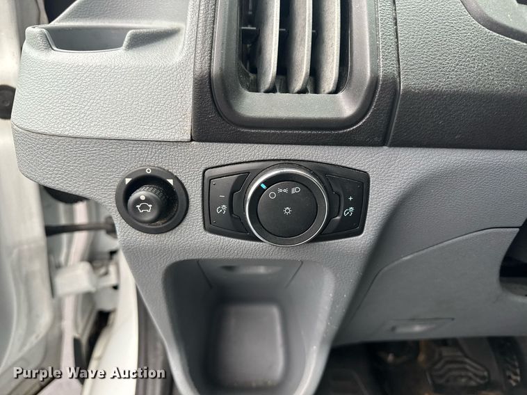 image for item DW1806 2017 Ford Transit 150 van