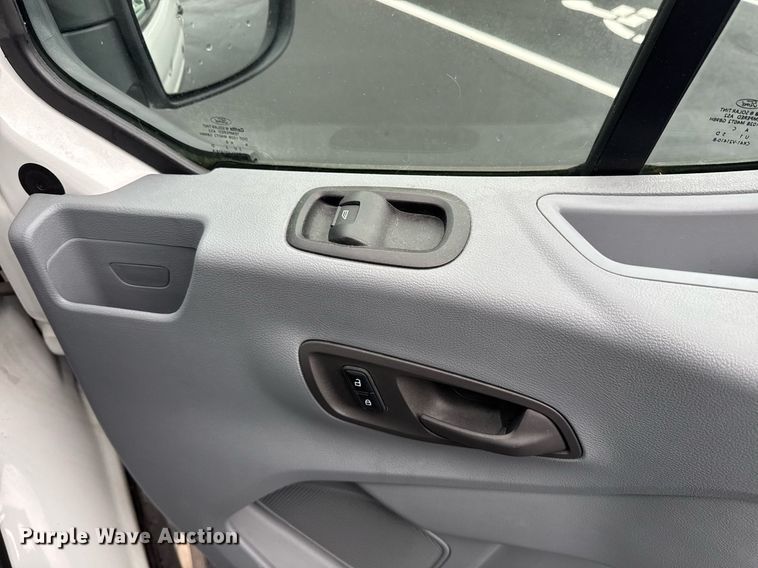 image for item DW1806 2017 Ford Transit 150 van