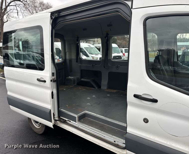 image for item DW1806 2017 Ford Transit 150 van