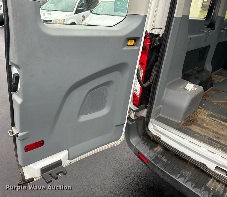 image for item DW1806 2017 Ford Transit 150 van