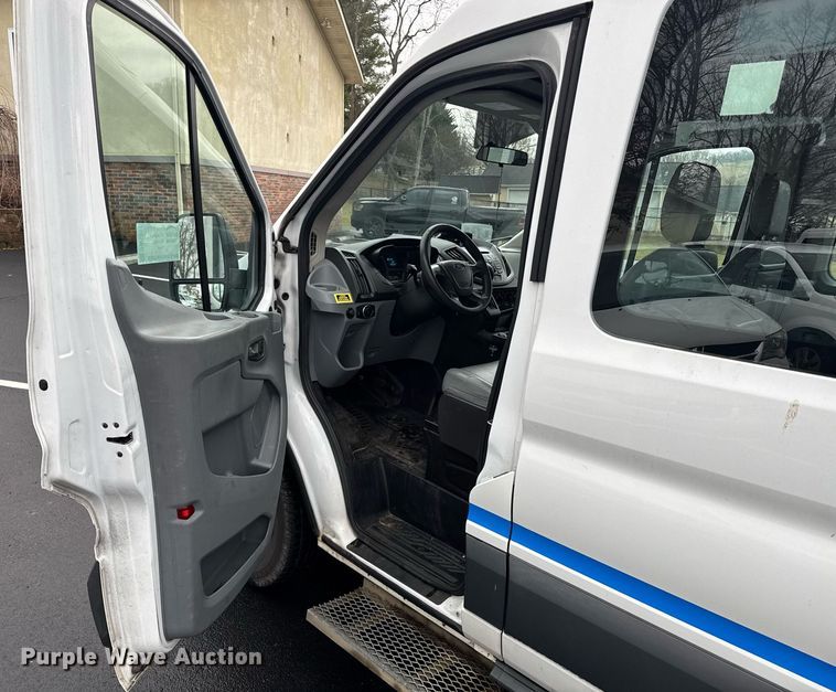 image for item DW1807 2017 Ford Transit 150 van