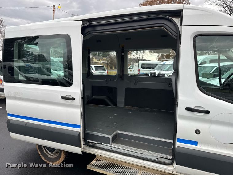 image for item DW1807 2017 Ford Transit 150 van