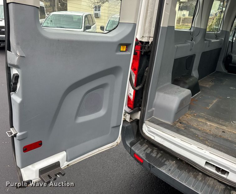 image for item DW1807 2017 Ford Transit 150 van