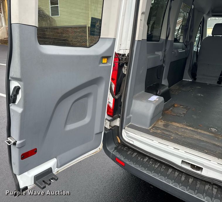 image for item DW1808 2015 Ford Transit 150 van