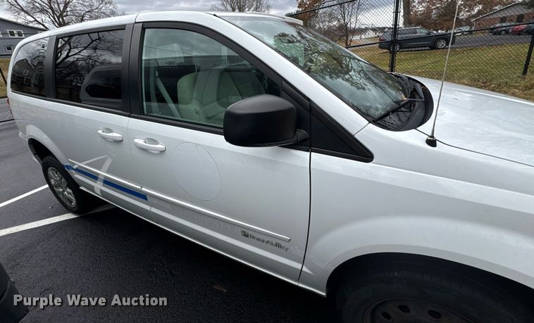 image for item DW1810 2016 Dodge Grand Caravan handicap accessible van