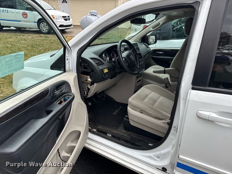 image for item DW1810 2016 Dodge Grand Caravan handicap accessible van