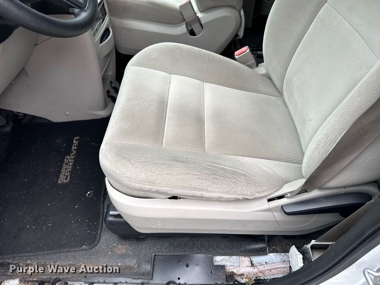 image for item DW1810 2016 Dodge Grand Caravan handicap accessible van