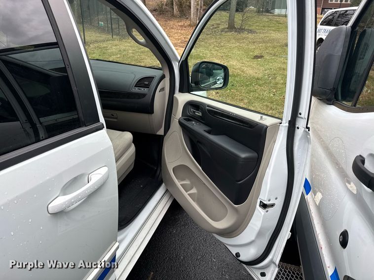 image for item DW1810 2016 Dodge Grand Caravan handicap accessible van