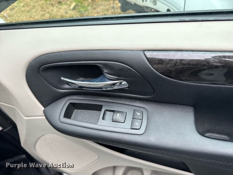 image for item DW1810 2016 Dodge Grand Caravan handicap accessible van