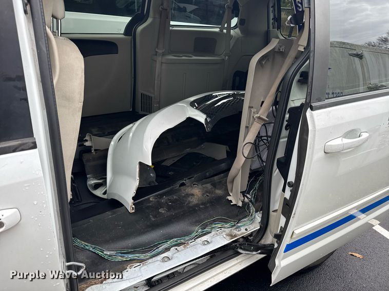 image for item DW1810 2016 Dodge Grand Caravan handicap accessible van