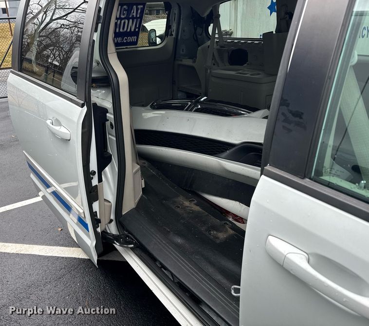 image for item DW1810 2016 Dodge Grand Caravan handicap accessible van