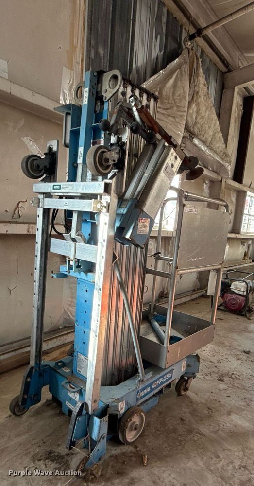 image for item EG8000 2005 Genie AWP-25S vertical lift