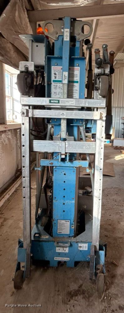 image for item EG8000 2005 Genie AWP-25S vertical lift