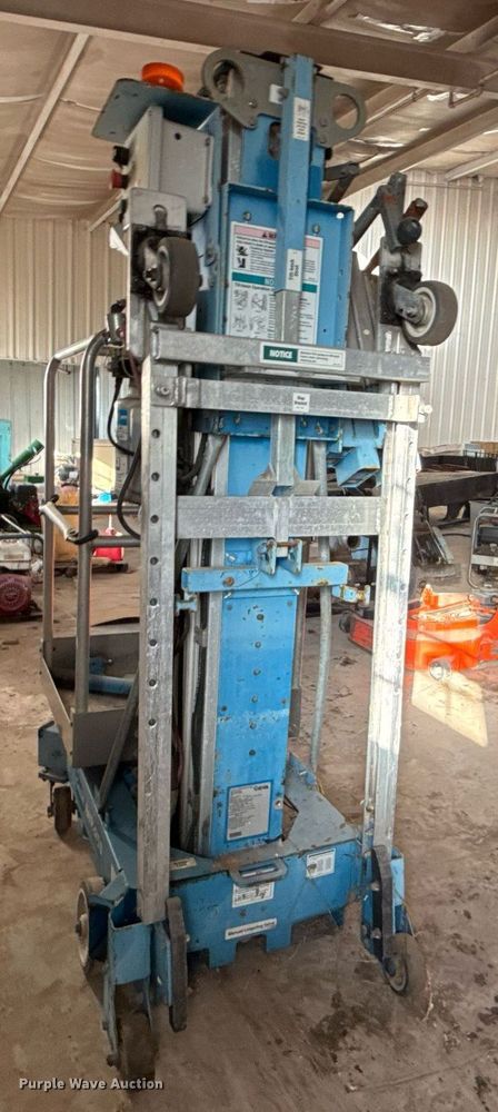 image for item EG8000 2005 Genie AWP-25S vertical lift