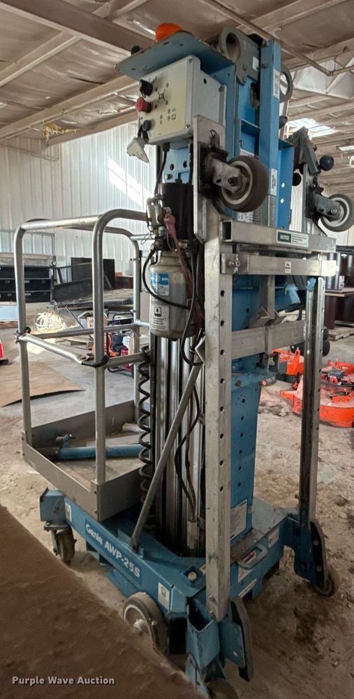 image for item EG8000 2005 Genie AWP-25S vertical lift