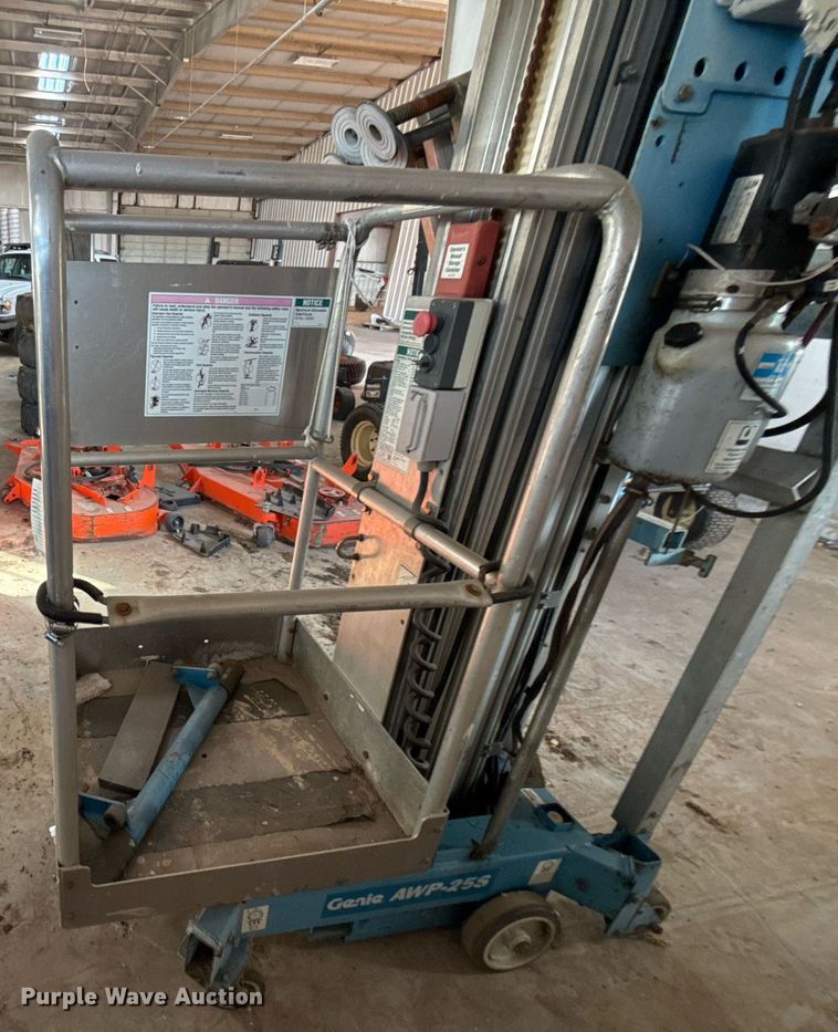 image for item EG8000 2005 Genie AWP-25S vertical lift