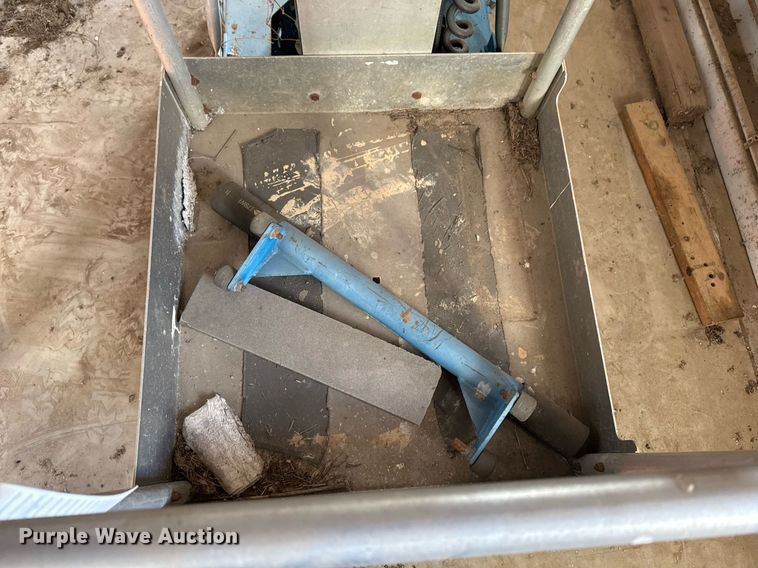 image for item EG8000 2005 Genie AWP-25S vertical lift