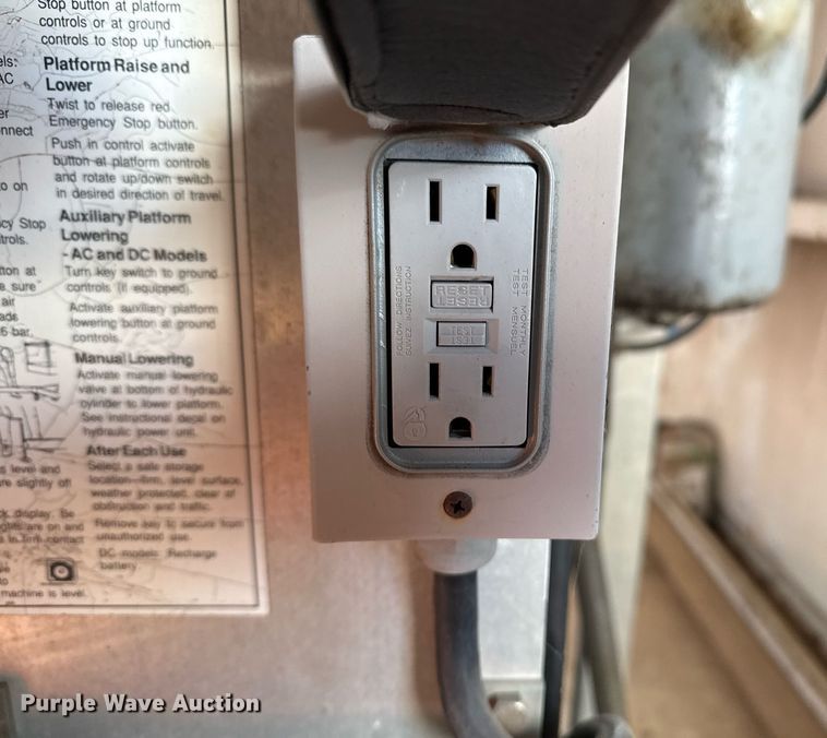 image for item EG8000 2005 Genie AWP-25S vertical lift