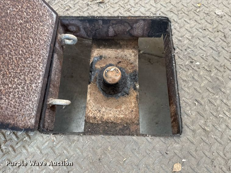 image for item EG8014 Flatbed