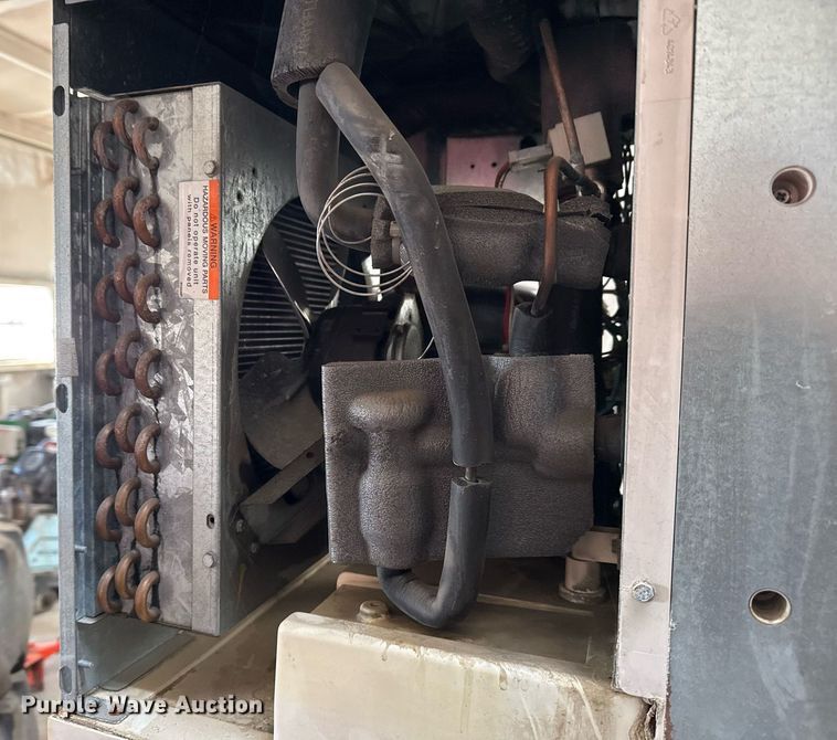 image for item EG8016 Manitowoc B420 ice machine 