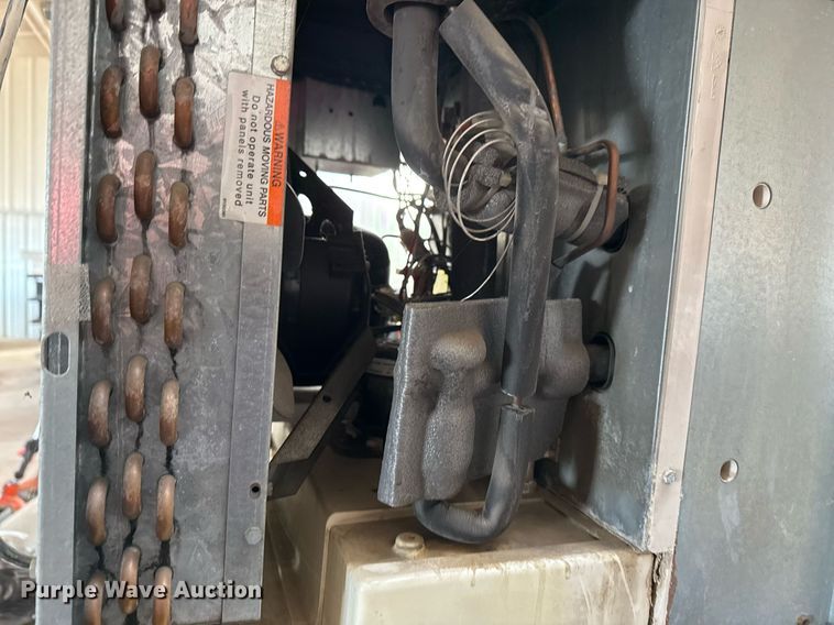 image for item EG8016 Manitowoc B420 ice machine 