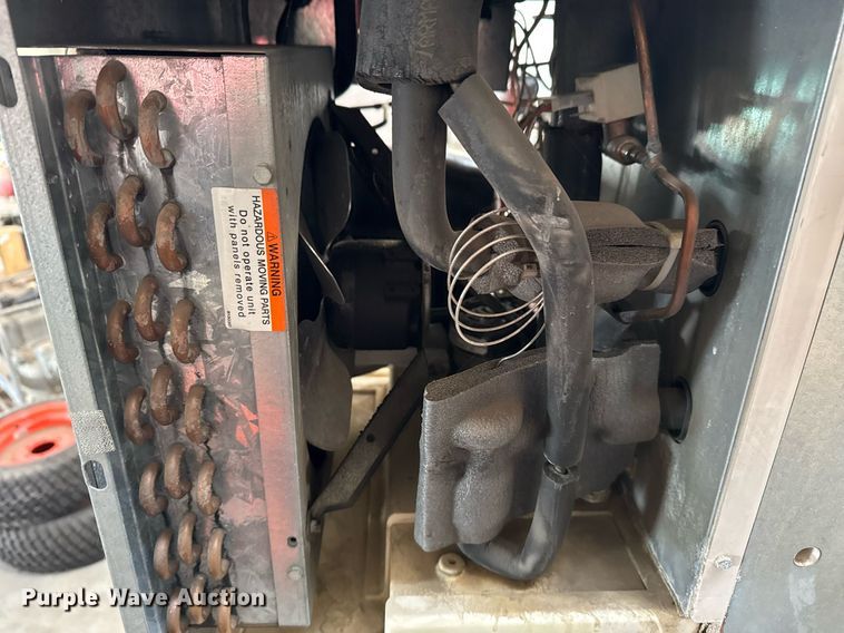 image for item EG8016 Manitowoc B420 ice machine 