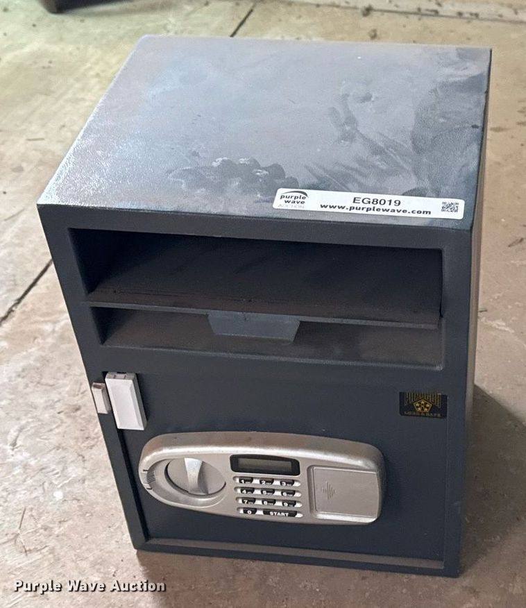 image for item EG8019 Paragon safe