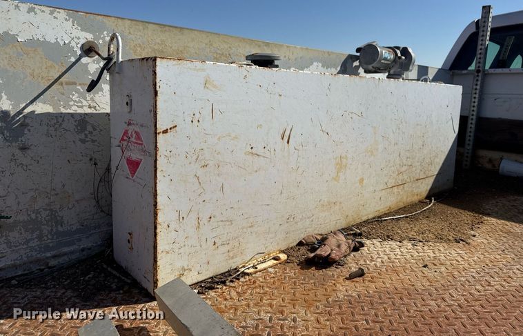 image for item EG8021 2007 Chevrolet Silverado 3500 Crew Cab utility bed pickup truck