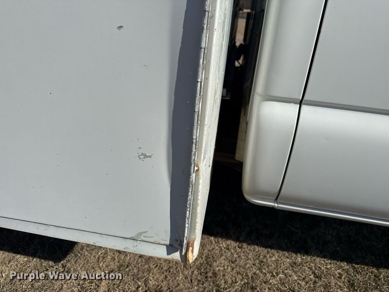 image for item EG8021 2007 Chevrolet Silverado 3500 Crew Cab utility bed pickup truck