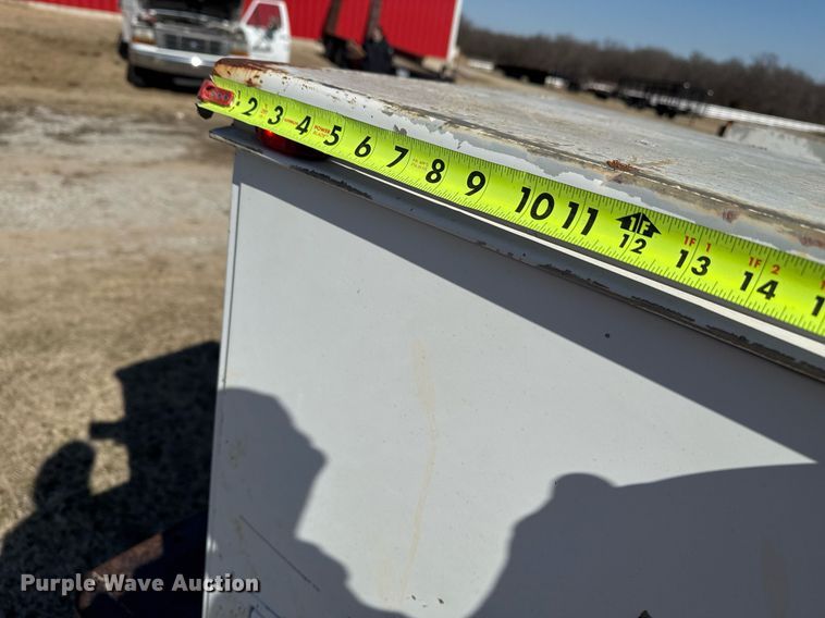 image for item EG8021 2007 Chevrolet Silverado 3500 Crew Cab utility bed pickup truck