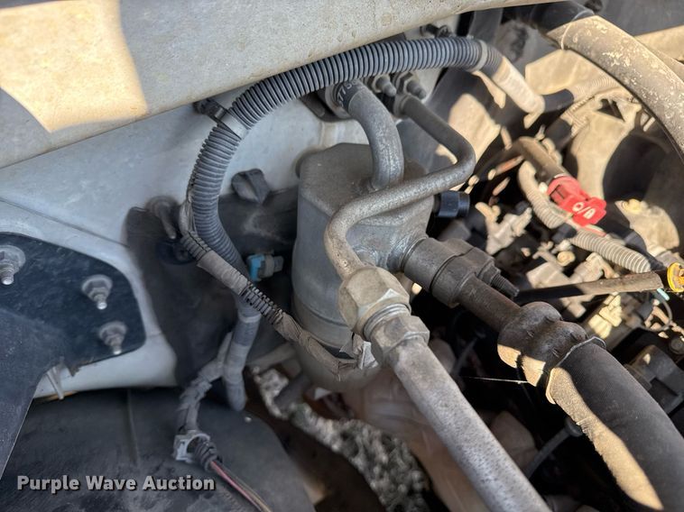 image for item EG8021 2007 Chevrolet Silverado 3500 Crew Cab utility bed pickup truck