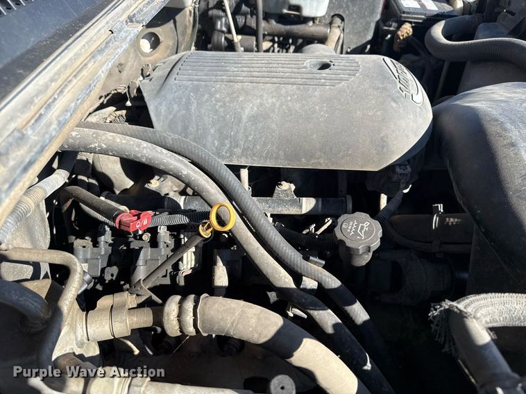 image for item EG8021 2007 Chevrolet Silverado 3500 Crew Cab utility bed pickup truck