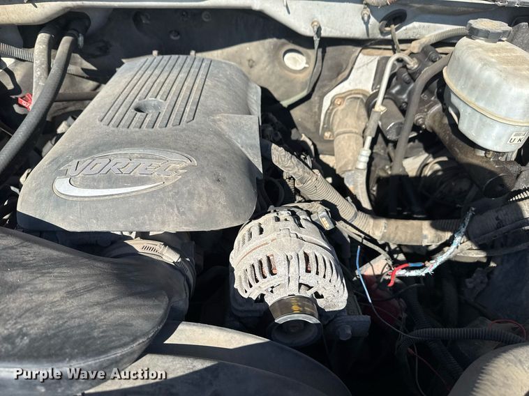 image for item EG8021 2007 Chevrolet Silverado 3500 Crew Cab utility bed pickup truck