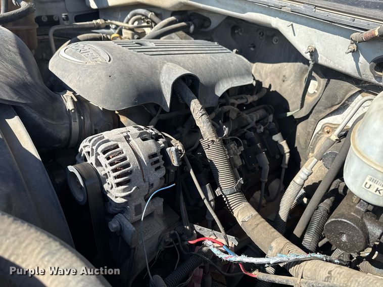 image for item EG8021 2007 Chevrolet Silverado 3500 Crew Cab utility bed pickup truck