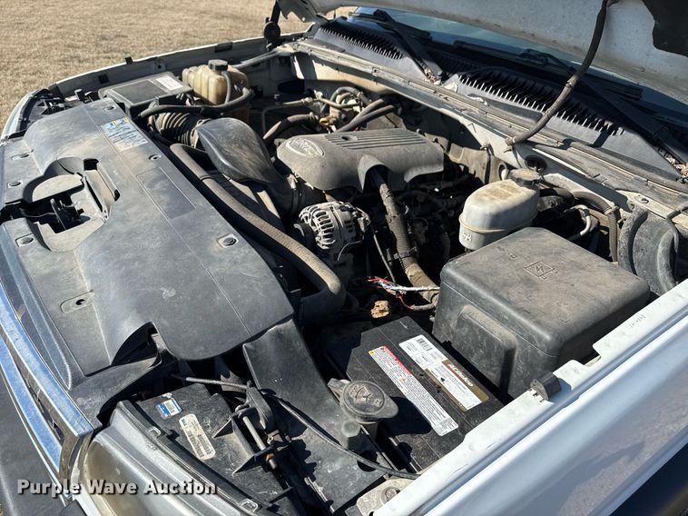 image for item EG8021 2007 Chevrolet Silverado 3500 Crew Cab utility bed pickup truck