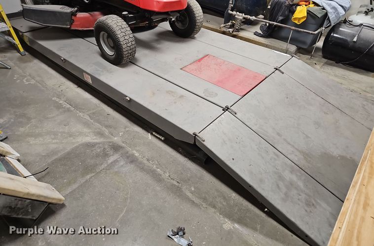 image for item EH8551 Handy B.O.B. 1500 air lift pneumatic lift