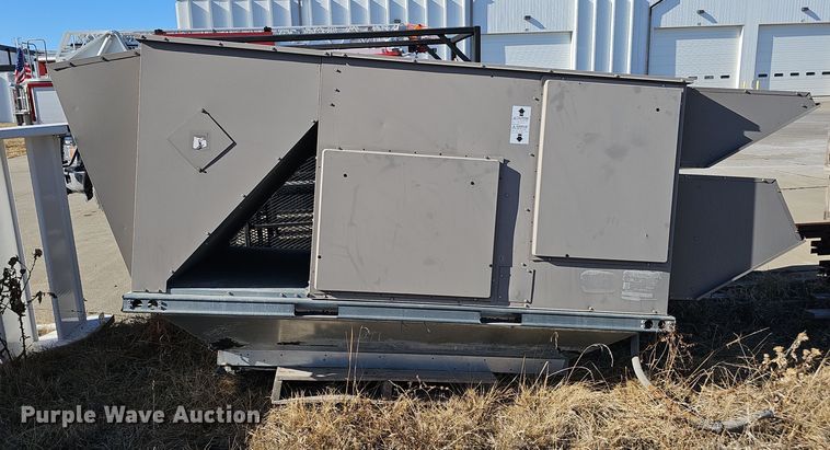 image for item EH8608 Johnson Controls J07XPE24U2AZZ50001A rooftop air conditioner unit