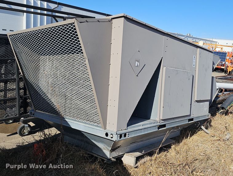 image for item EH8608 Johnson Controls J07XPE24U2AZZ50001A rooftop air conditioner unit