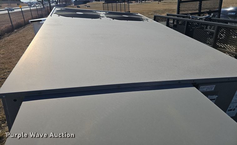 image for item EH8608 Johnson Controls J07XPE24U2AZZ50001A rooftop air conditioner unit