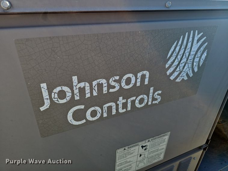 image for item EH8608 Johnson Controls J07XPE24U2AZZ50001A rooftop air conditioner unit