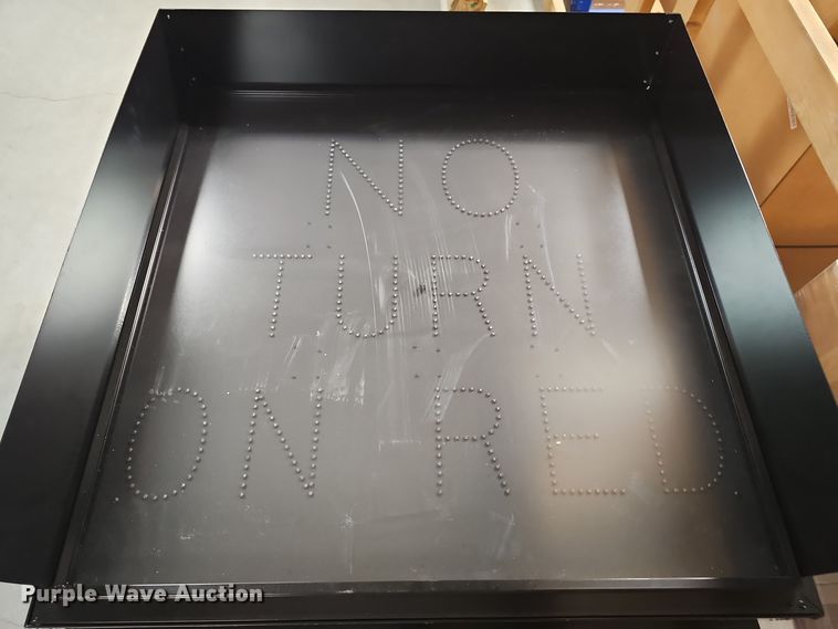 image for item EH8618 (7) traffic lights