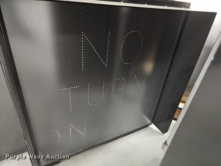 image for item EH8619 (2) traffic signs