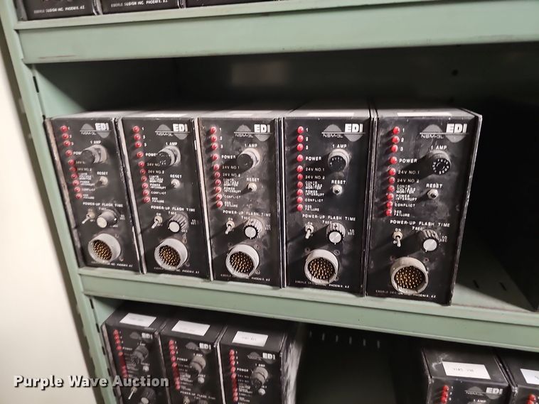 image for item EH8622 (64) traffic light power supplies