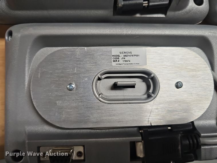 image for item EH8624 (8) Siemens AAD1476P001 traffic control systems