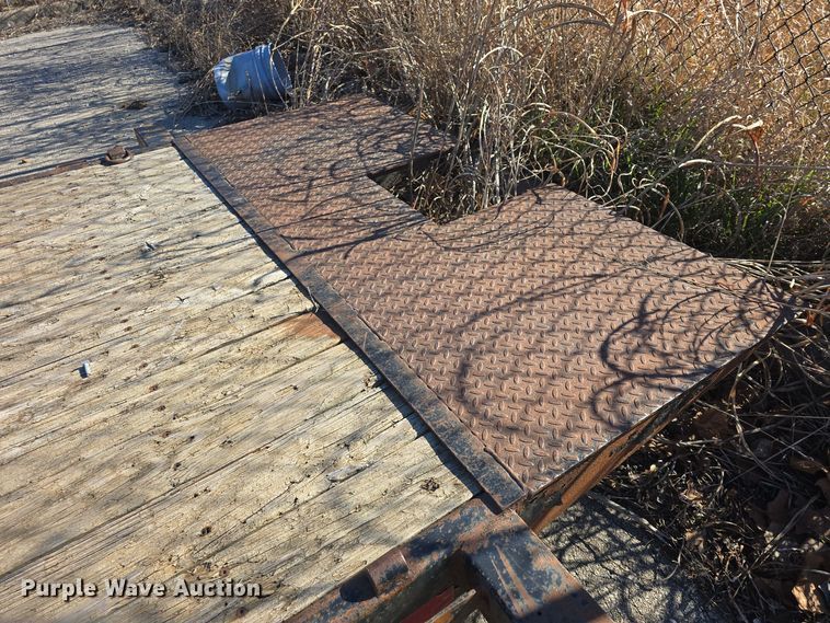 image for item EK2491 2011 Sure Trac ST7918T tilt deck equipment trailer