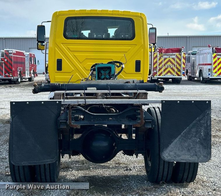 image for item EK2617 2013 International 7400 Workstar truck cab and chassis